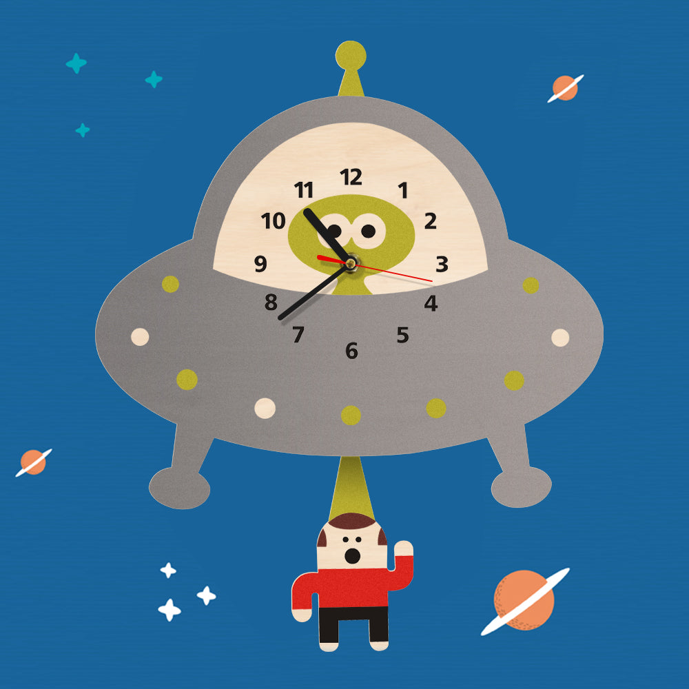 Alien Abduction Wall Clock Flying Saucer Outer Space UFO Abducting Pendulum Wooden Wall Clock Kid Room Decoration Geek Gift